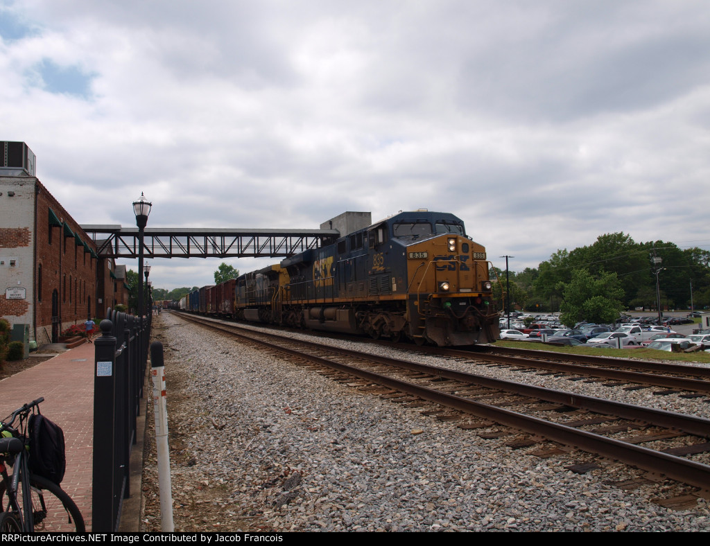 CSX 835